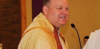 Un sacerdote perdió el dinero de los refugiados en apuestas