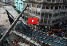 De derrumba puente en la India y casua decena de muertos y de desaparecidos (VIDEO)