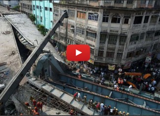 De derrumba puente en la India y casua decena de muertos y de desaparecidos (VIDEO)