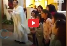 Sacerdote saca versión católica de Despacito y se hace viral en las redes sociales