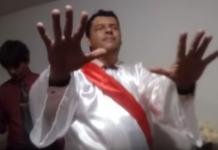 Se hace viral Video de un Pastor “transformando” Agua en Vino en iglesia